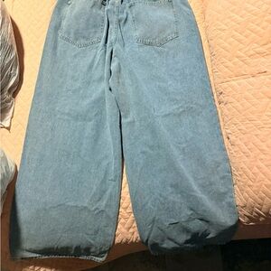 SHEIN Light Blue Wide Leg Cropped Jeans